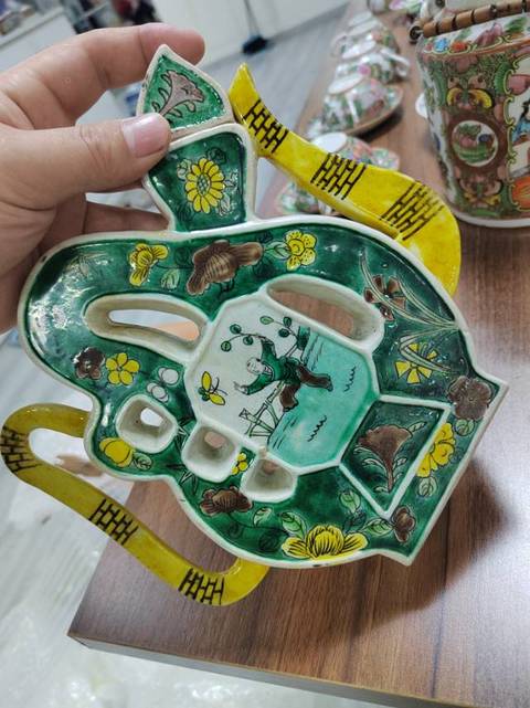 古玩陶瓷壽字粉彩茶壺真品鑒賞圖