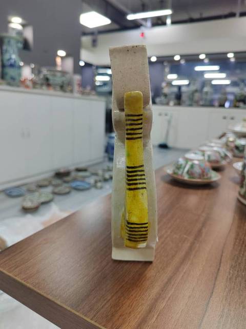 古玩陶瓷壽字粉彩茶壺真品鑒賞圖