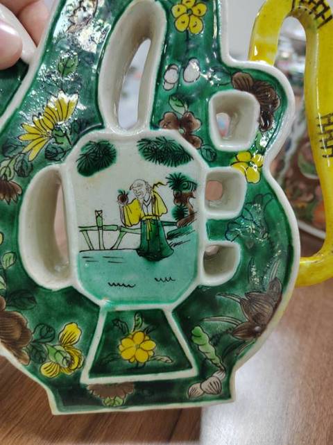 古玩陶瓷壽字粉彩茶壺真品鑒賞圖