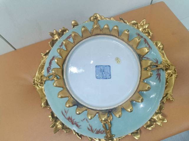 古玩陶瓷豆青粉彩果盤真品鑒賞圖