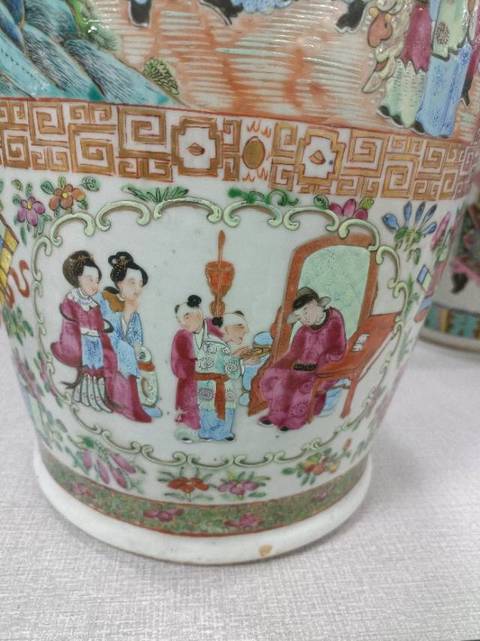 古玩陶瓷廣彩人物大賞瓶真品鑒賞圖