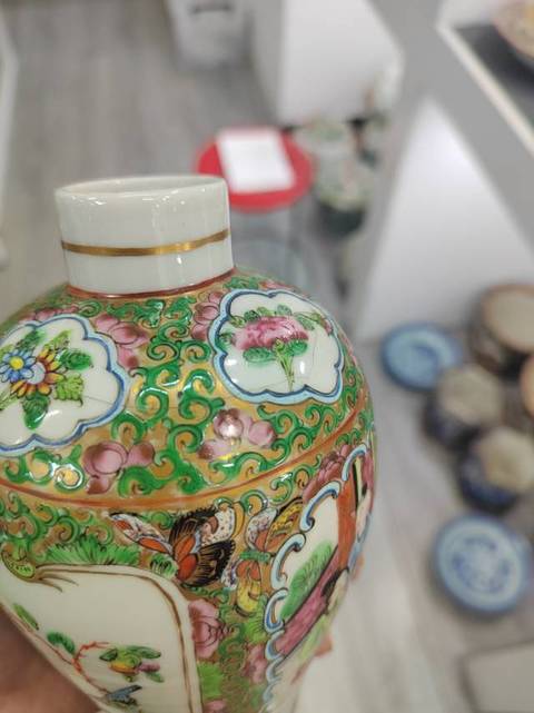 古玩陶瓷廣彩梅瓶拍賣,當前價格3588元