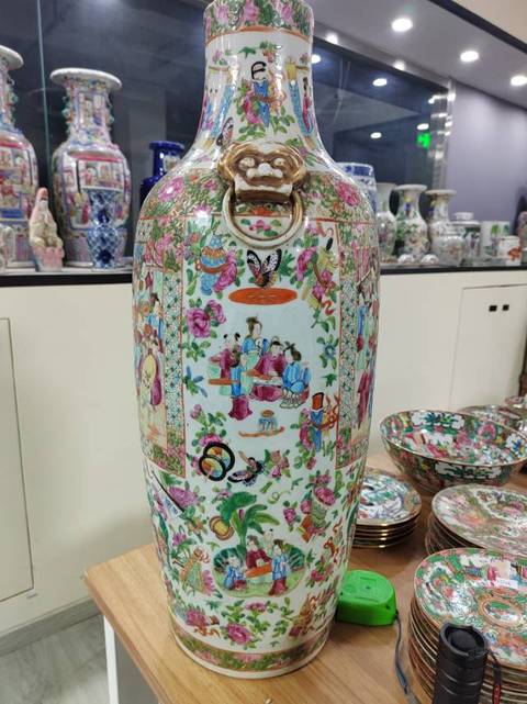 古玩陶瓷廣彩大賞瓶拍賣,當前價格6666元