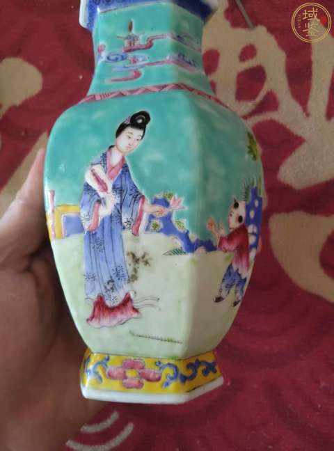 古玩陶瓷三娘教子圖粉彩六方瓶真品鑒賞圖