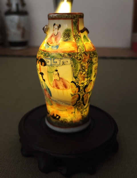 古玩陶瓷清.赤龍人物花鳥蝶紋瓶拍賣,當前價格1180元