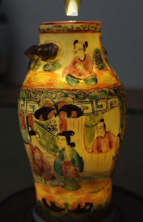 古玩陶瓷清.赤龍人物花鳥蝶紋瓶拍賣,當前價格1180元