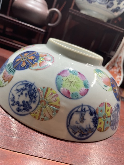 古玩陶瓷清晚·青花加彩皮球花紋碗 真品鑒賞圖