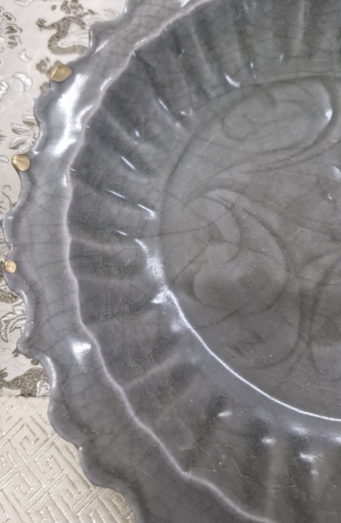 古玩陶瓷龍泉窯青釉盤真品鑒賞圖