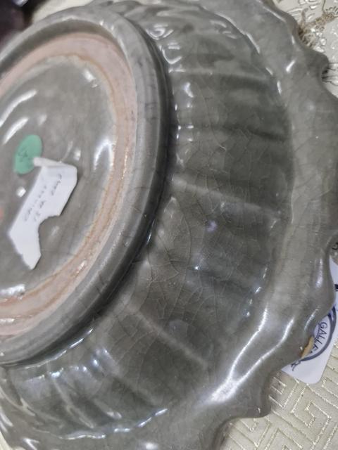 古玩陶瓷龍泉窯青釉盤真品鑒賞圖