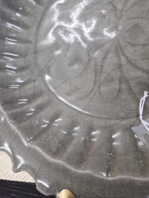 古玩陶瓷龍泉窯青釉盤真品鑒賞圖