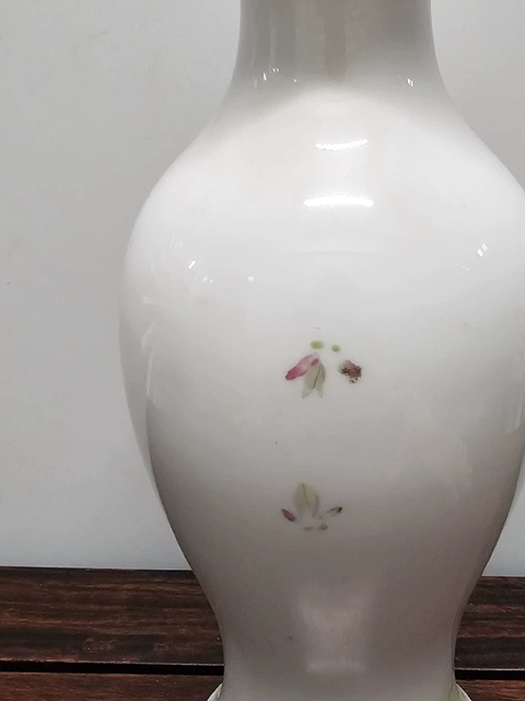 古玩陶瓷粉彩觀音瓶真品鑒賞圖