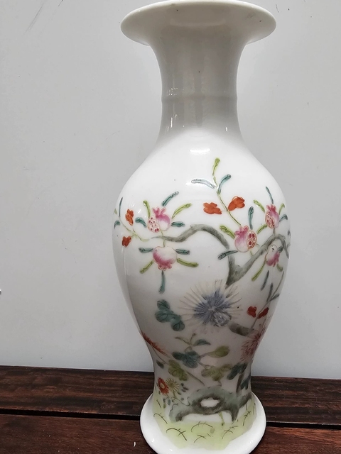 古玩陶瓷粉彩觀音瓶真品鑒賞圖