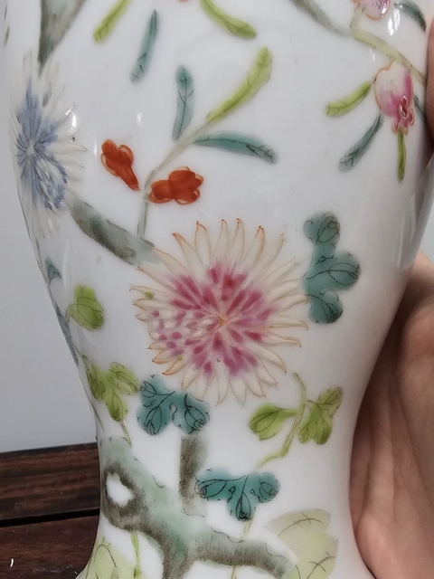 古玩陶瓷粉彩觀音瓶真品鑒賞圖