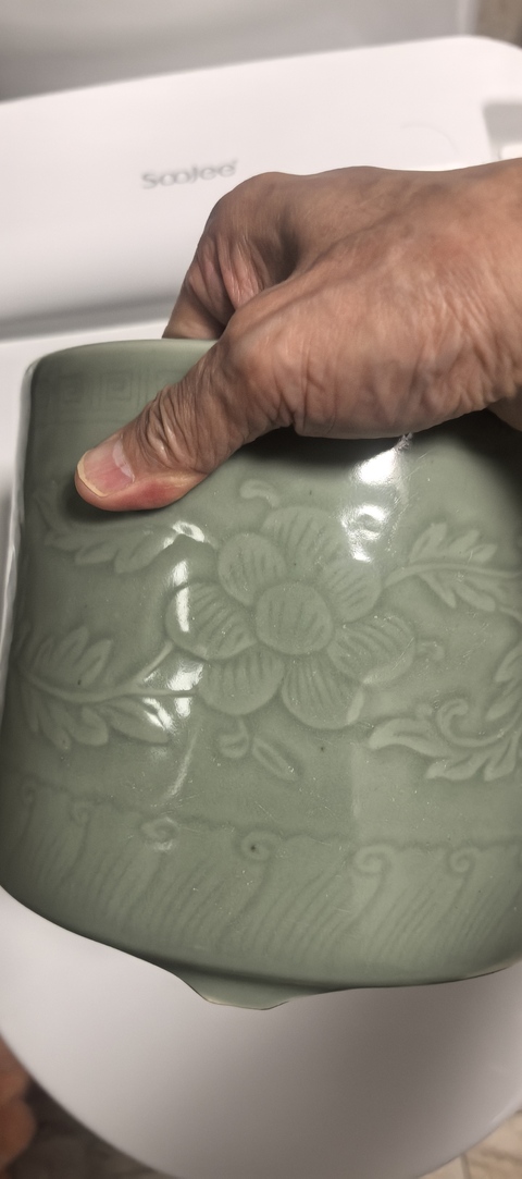 古玩陶瓷豆青釉三足筒式香爐拍賣,當前價格9800元