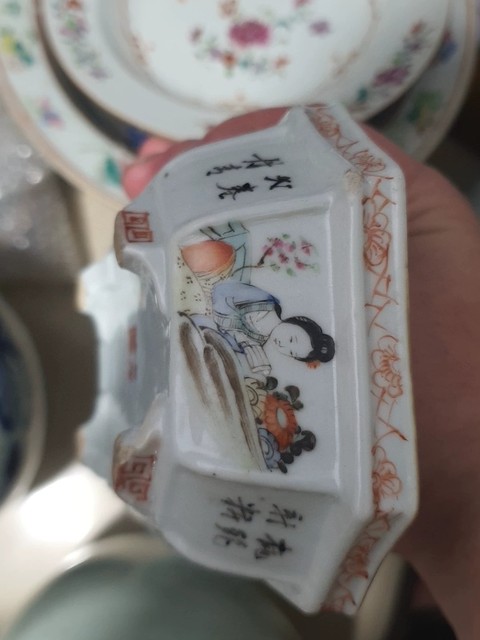 古玩陶瓷仕女紋粉彩水仙盆真品鑒賞圖