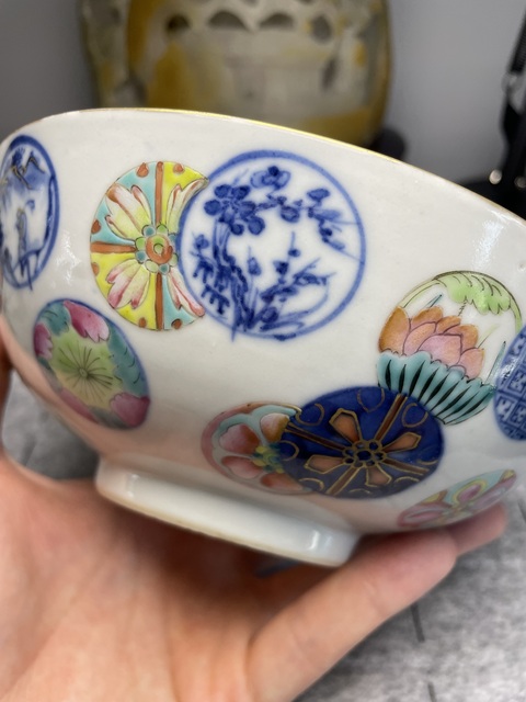 古玩陶瓷清晚·青花加彩皮球花紋碗 真品鑒賞圖
