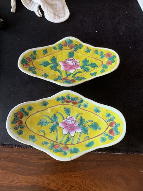 古玩陶瓷黃地粉彩花卉紋小供盤一對真品鑒賞圖