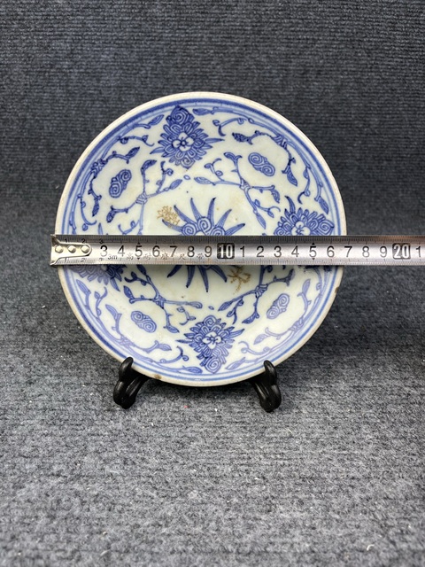 古玩陶瓷豆青、青花盤拍賣,當前價格0元