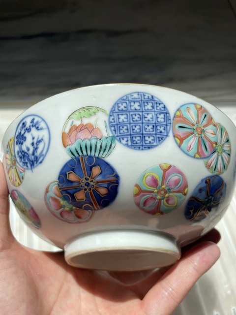 古玩陶瓷清晚·青花加彩皮球花紋碗 真品鑒賞圖