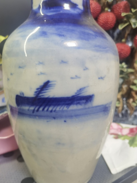 古玩陶瓷山水紋青花瓶真品鑒賞圖
