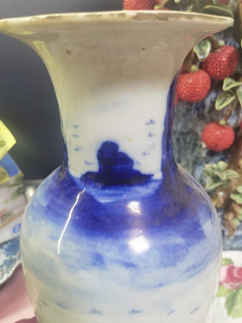 古玩陶瓷山水紋青花瓶真品鑒賞圖