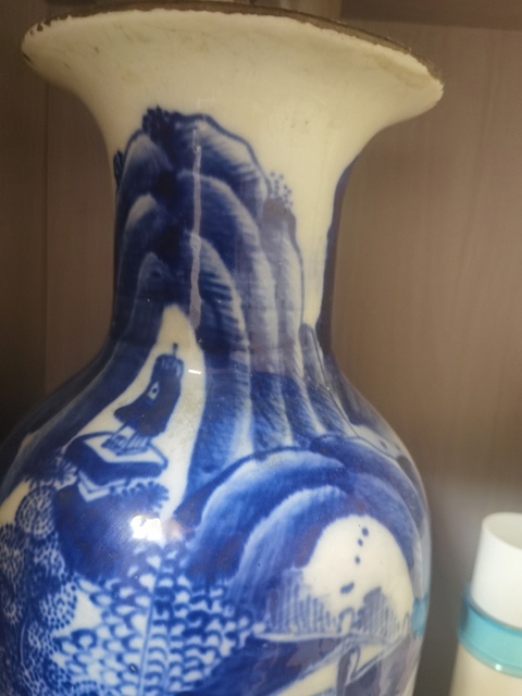 古玩陶瓷山水紋青花瓶真品鑒賞圖