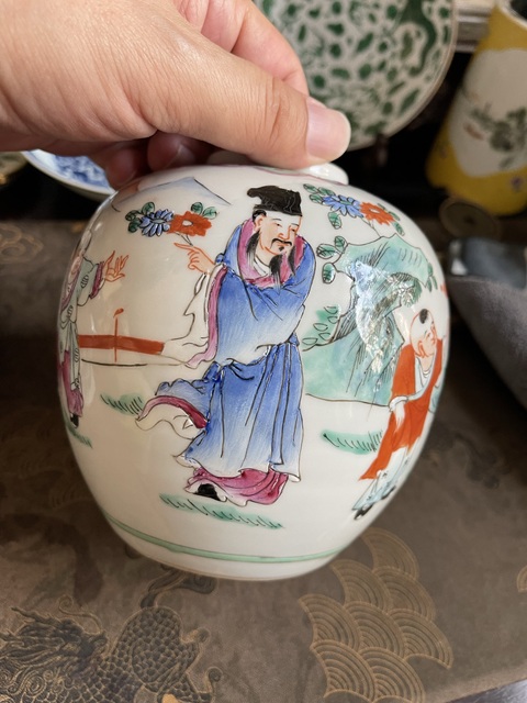 古玩陶瓷粉彩人物故事罐真品鑒賞圖