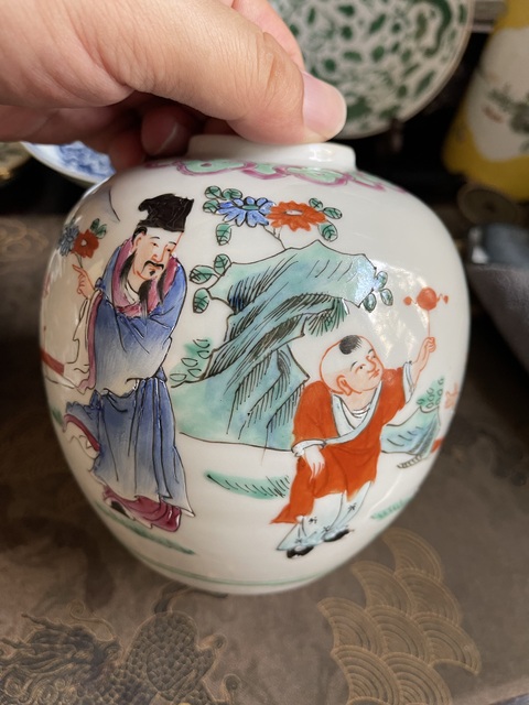 古玩陶瓷粉彩人物故事罐真品鑒賞圖