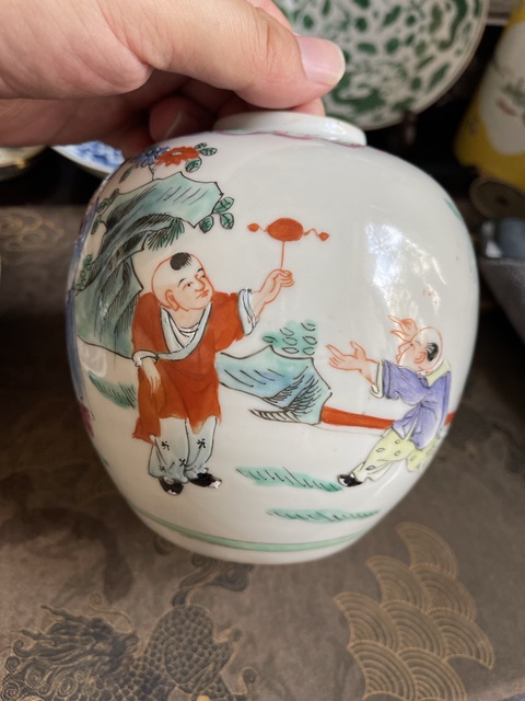 古玩陶瓷粉彩人物故事罐真品鑒賞圖