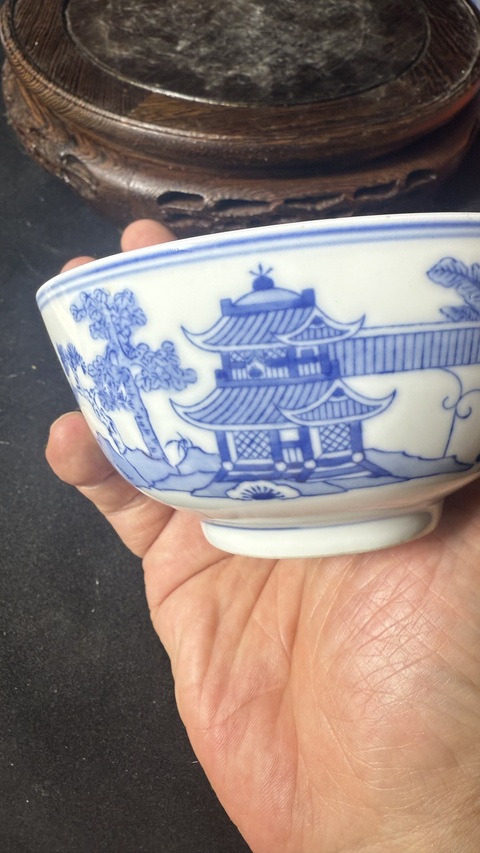 古玩陶瓷青花山水紋碗真品鑒賞圖