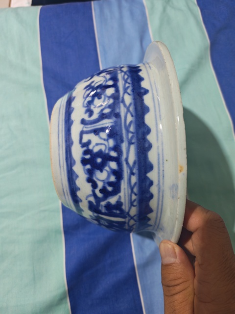 古玩陶瓷拐子龍紋青花圈足缽式香爐真品鑒賞圖