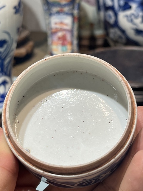古玩陶瓷龍紋青花蓋盒真品鑒賞圖