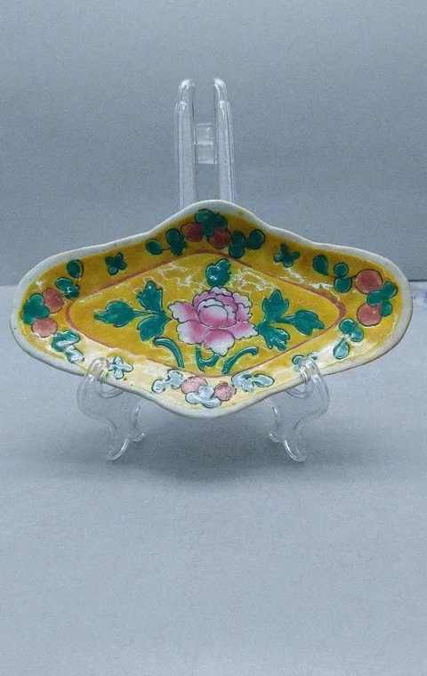 古玩陶瓷黃地粉彩花卉紋小供盤一對真品鑒賞圖