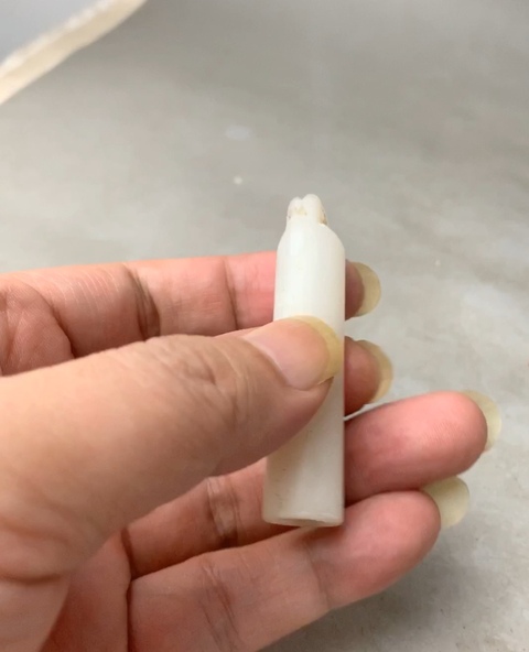 古玩玉器琉璃仿白玉翎管真品鑒賞圖