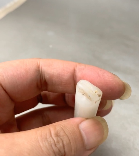 古玩玉器琉璃仿白玉翎管真品鑒賞圖