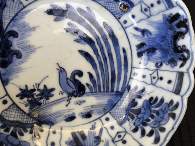 古玩陶瓷青花花鳥紋花口盤真品鑒賞圖