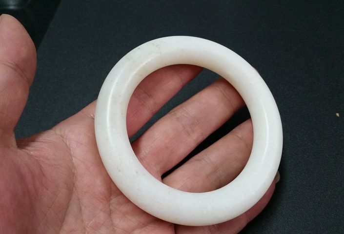 古玩玉器和田玉雕“素紋手鐲”真品鑒賞圖
