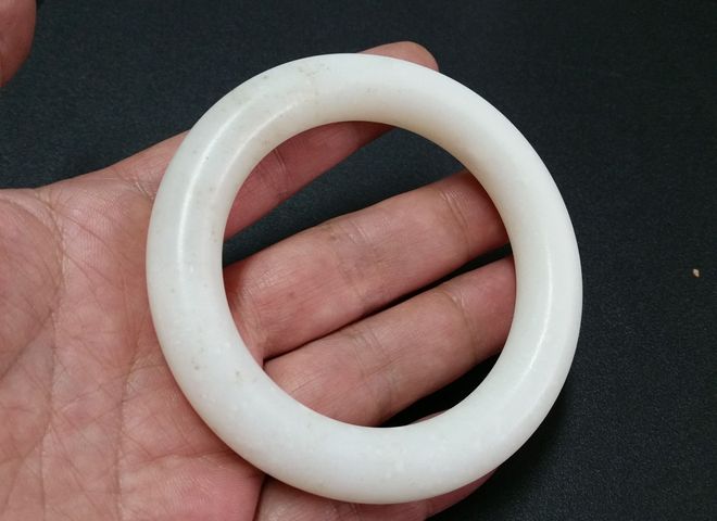 古玩玉器和田玉雕“素紋手鐲”真品鑒賞圖