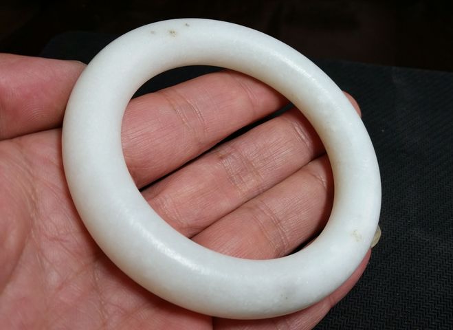 古玩玉器和田玉雕“素紋手鐲”真品鑒賞圖