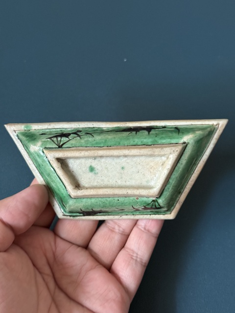 古玩陶瓷梅紋盤真品鑒賞圖