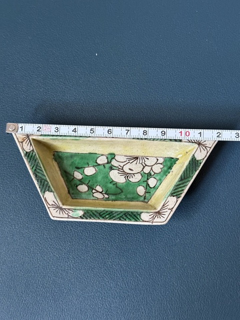 古玩陶瓷梅紋盤真品鑒賞圖