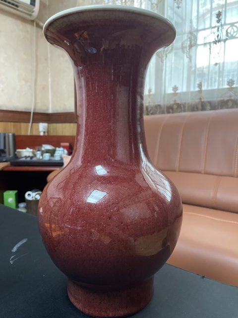 古玩陶瓷紅釉撇口瓶真品鑒賞圖