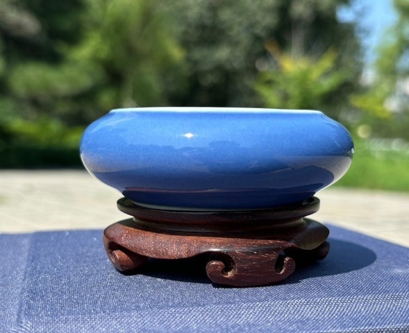 古玩陶瓷晚清藍釉水盂真品鑒賞圖