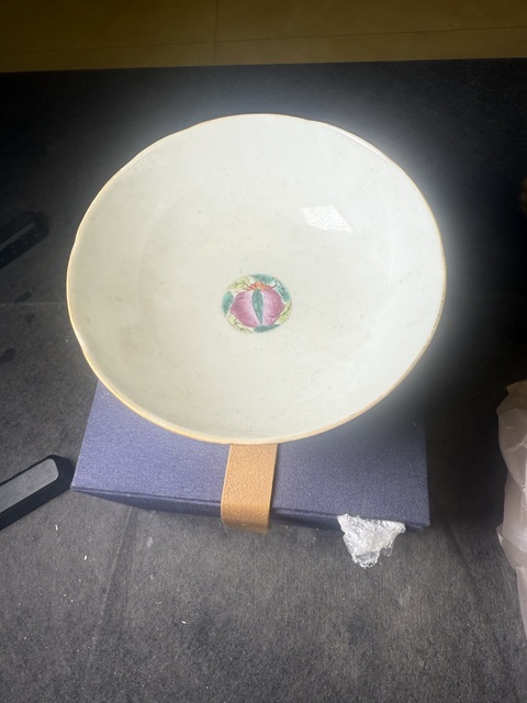 古玩陶瓷鶴鹿同春粉彩碗真品鑒賞圖