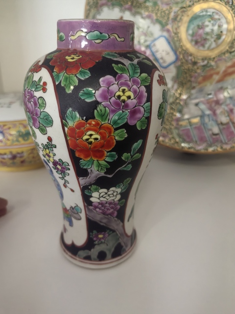 古玩陶瓷花鳥紋瓶真品鑒賞圖