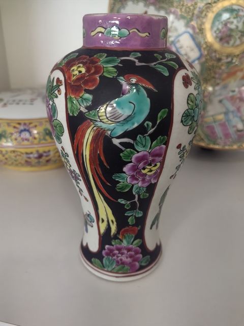 古玩陶瓷花鳥紋瓶真品鑒賞圖