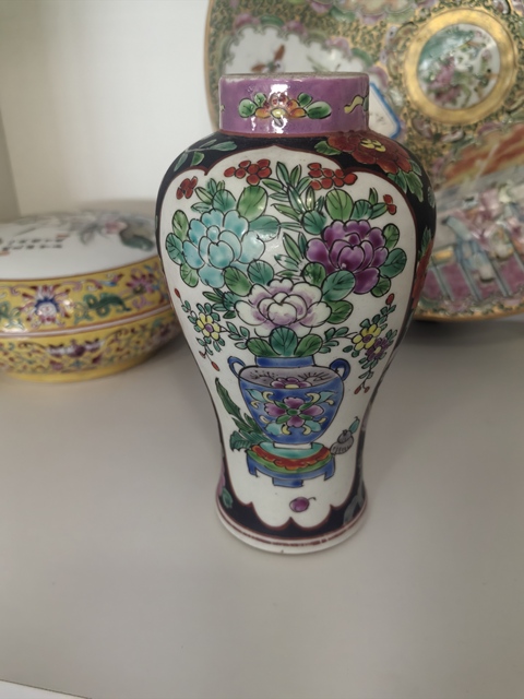 古玩陶瓷花鳥紋瓶真品鑒賞圖