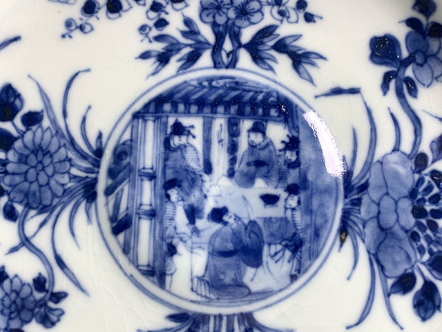 古玩陶瓷清康熙·青花人物花卉紋折沿盤拍賣,當前價格867元