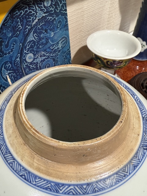 古玩陶瓷連生貴子圖青花罐真品鑒賞圖