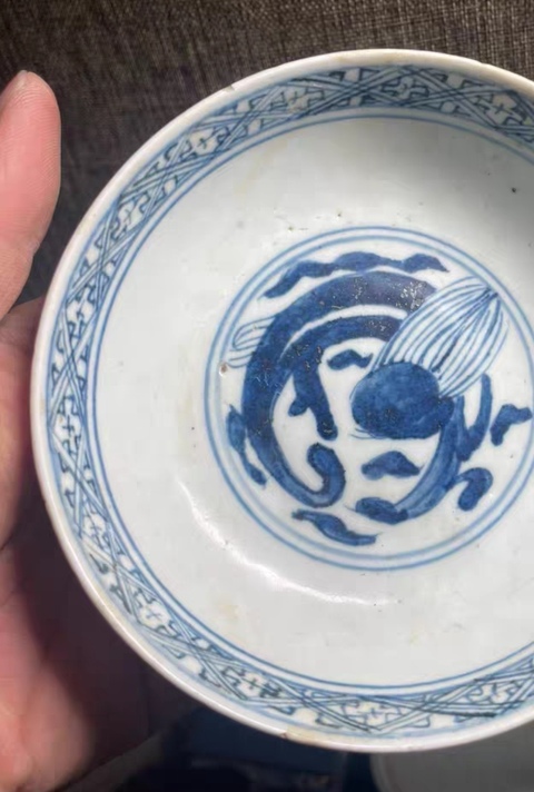 古玩陶瓷青花龍紋盤真品鑒賞圖